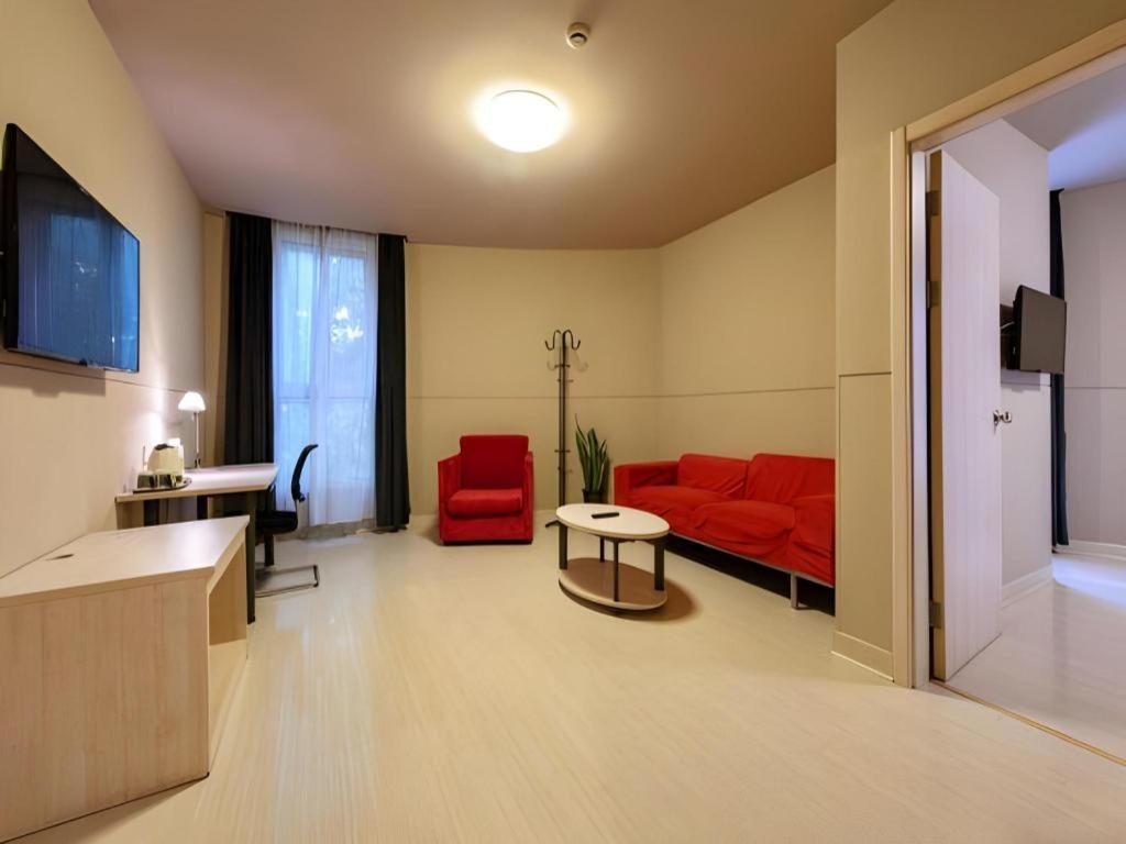 Jinjiang Inn Shanghai Expo Park Pusan Rd Екстер'єр фото